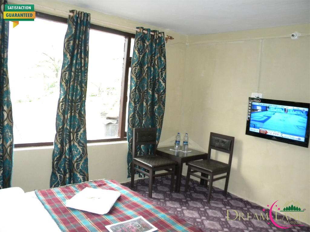 باهالغام Dreamland Kashmir Cottage الغرفة الصورة