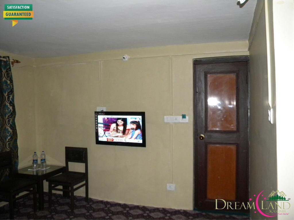 باهالغام Dreamland Kashmir Cottage الغرفة الصورة