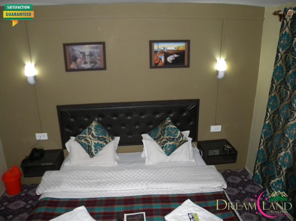باهالغام Dreamland Kashmir Cottage الغرفة الصورة