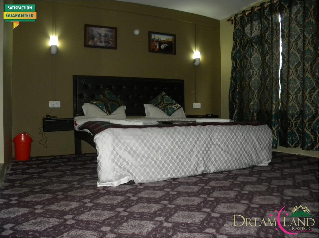 باهالغام Dreamland Kashmir Cottage الغرفة الصورة